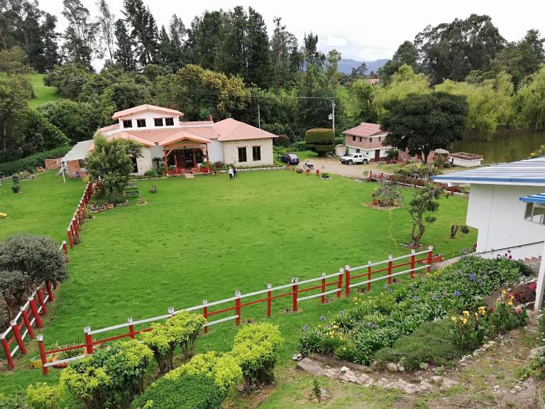 Hacienda Moncora, un lugar hermoso para toda la familia y los amigos - Ferienwohnung El Rosal