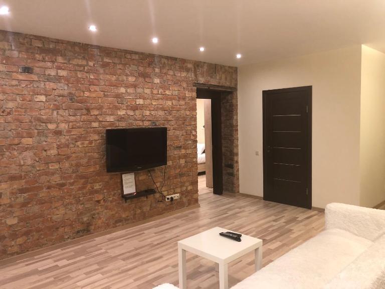Riverside Embassy apartment 2. Spacious/free parking - B&B Riga