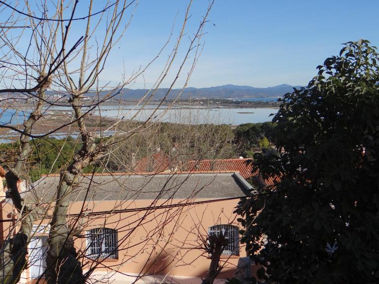 Appartement T2 50m² vue mer Presqu'il de Giens. RC - Bed and Breakfast Hyères