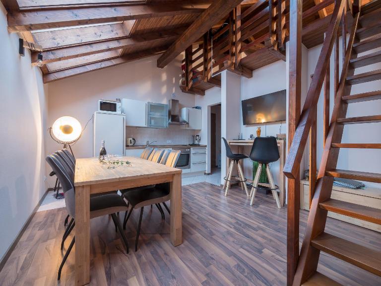 Vila Bovec Sky mansard apartment - B&B Bovec