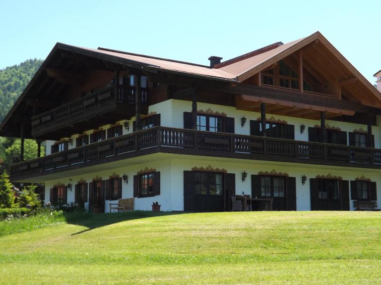 Dreigiebel im Haus Lohrey - B&B Reit im Winkl