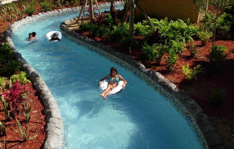 Aquatika Beach Resort & Waterpark - Bed and Breakfast Loíza