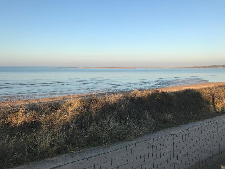 Accès direct mer. Plage du Débarquement - Chambres d'hôtes Ouistreham