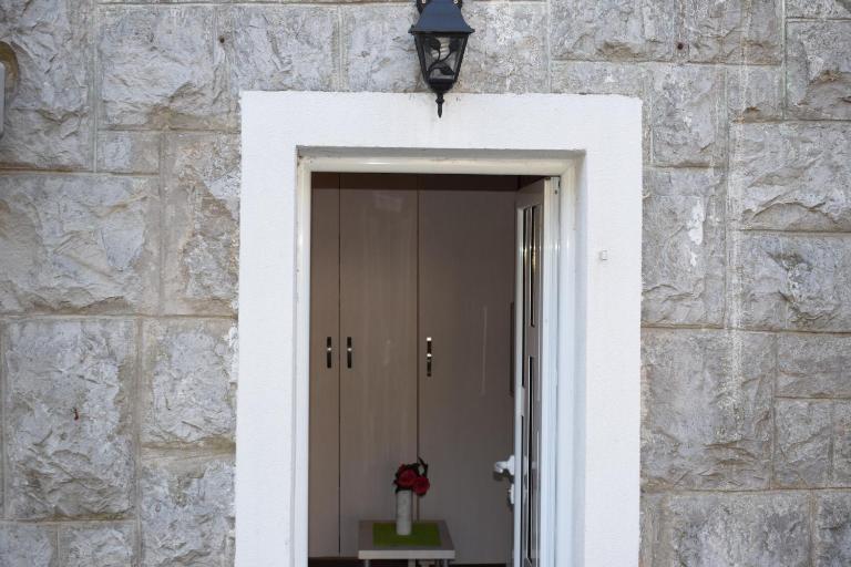 OLD TOWN STUDIOS - Bed and Breakfast Budva