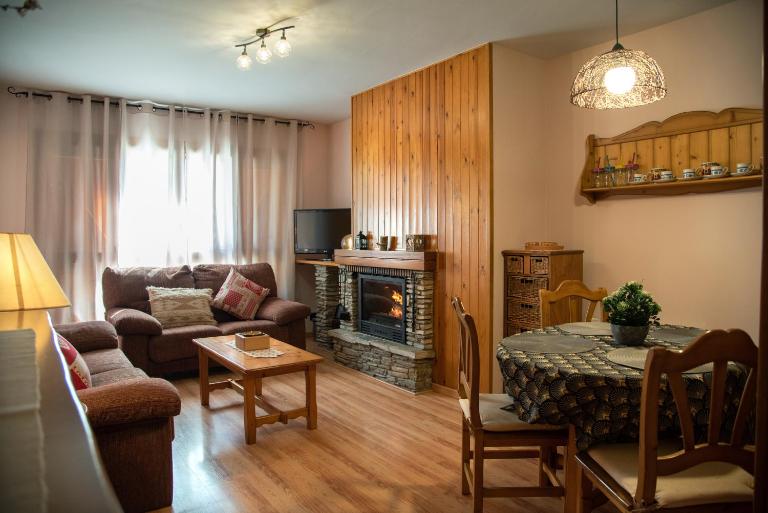 Apartamento CA L'ANTON con Parking - B&B Rialp