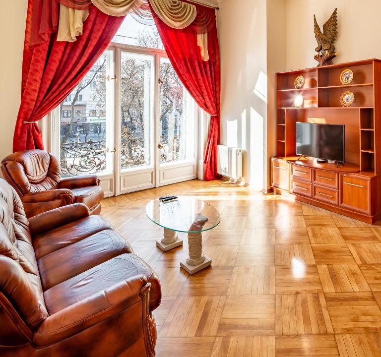 Grand Lviv Apartment I (1 of 3) - Bed and Breakfast Lviv
