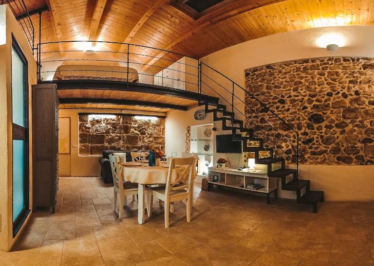 Hillary s Loft Charming Stone Apartment in Alghero Old Town - B&B Alghero
