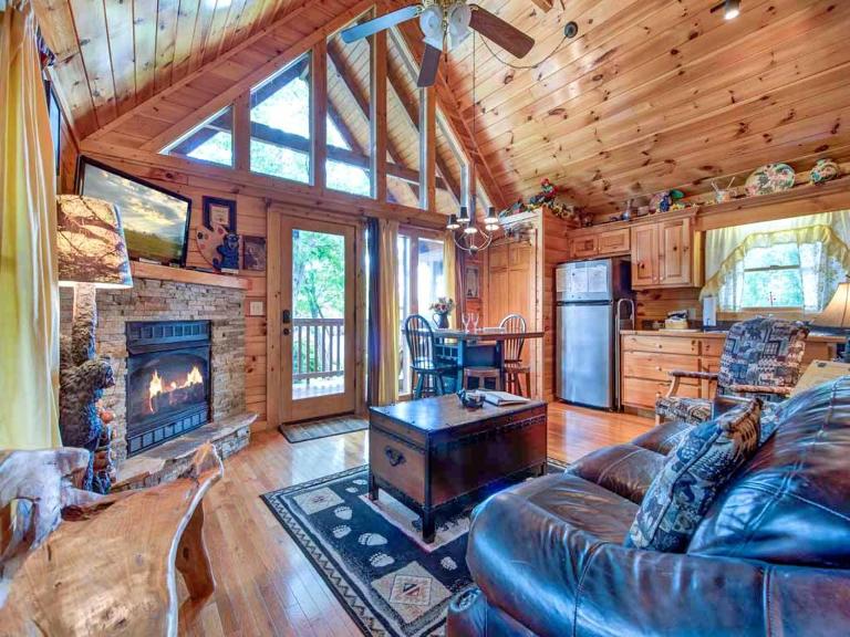 Artistic Mountain - B&B Gatlinburg
