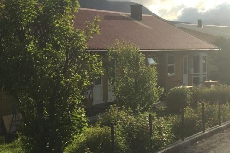 Nice one-story house in Suduroy - Ferienwohnung Tvøroyri
