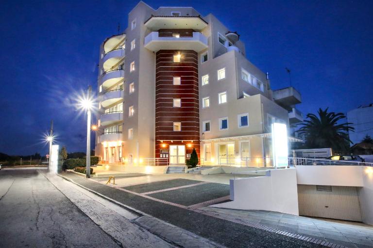 GK Airport Suites - Free Shuttle by GK Hospitality Group - B&B Markópoulo