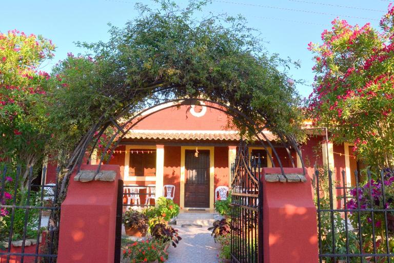 Issos Apartments - B&B Karyofyto