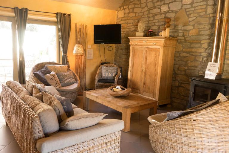 Gîte de Corbion une envie d'Ailleurs 6personnes et le Pt Bonheur 2 personnes - Ferienwohnung Leignon