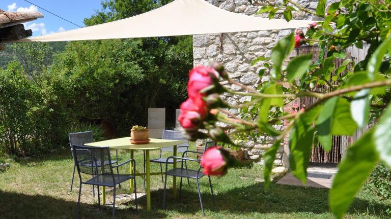 Gîte du Lapin Voyageur - Ferienwohnung Lachau