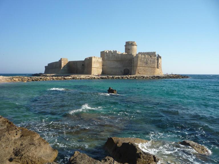 Graziosa Casa A 2 passi dalla Spiaggia e dal Castello - B&B Le Castella