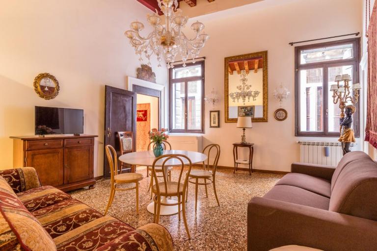 Fenice Backstage over Canal - B&B Venecia