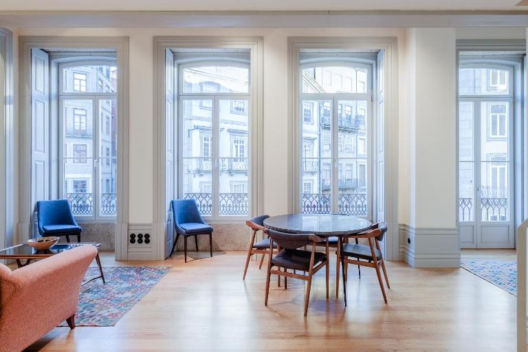 BOUTIQUE Rentals - Toledos One & Only Apt in Historical center of Porto - B&B Porto