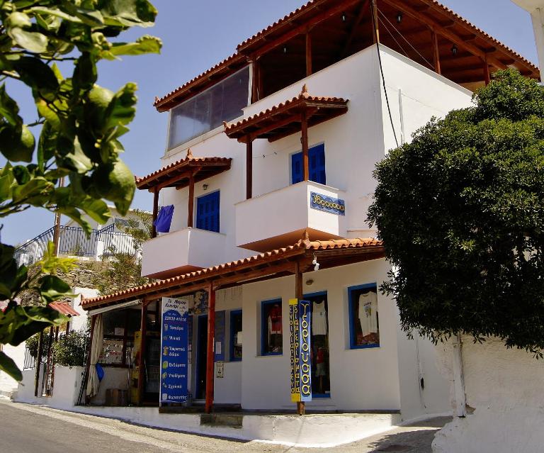 Hydroussa Apartments - Bed and Breakfast Batsíon