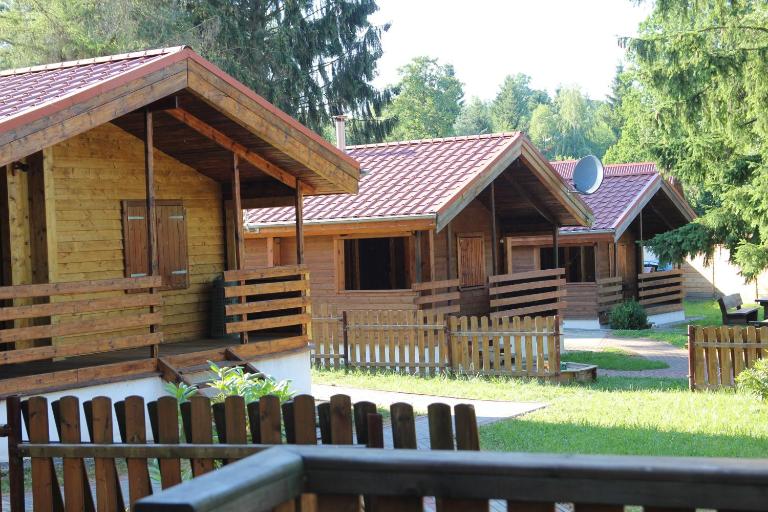 Domki nad jeziorem w Karłowicach - Chambres d'hôtes Karłowice