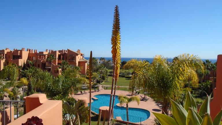Seaview Luxury Penthouse Apartment 24 hour security and Underground Parking - Ferienwohnung Estepona