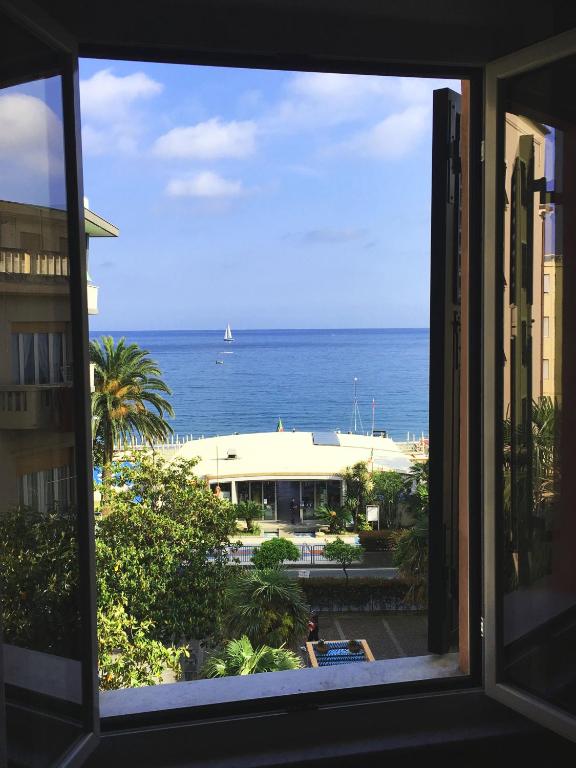 Le Finestre sul Mare - B&B Albissola Marina