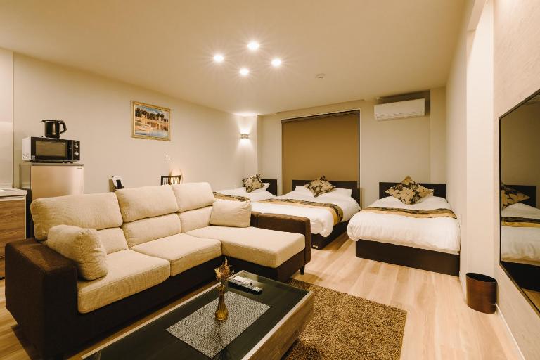 GRAND BASE Karatsu Ekiminami - B&B Karatsu
