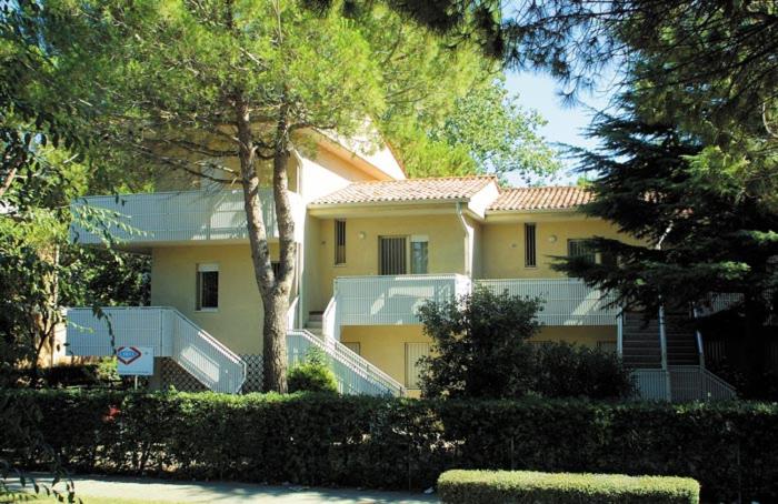 Best Apartment - 3 bedrooms, 2 bathrooms - Bibione Spiaggia - Bed and Breakfast Bibione