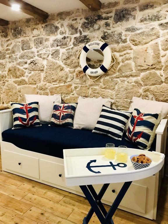 APARTMAN Captain Bervida Murter - Bed and Breakfast Murter