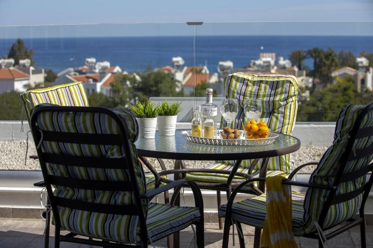 Green Bay Penthouse 2 - Chambres d'hôtes Protaras