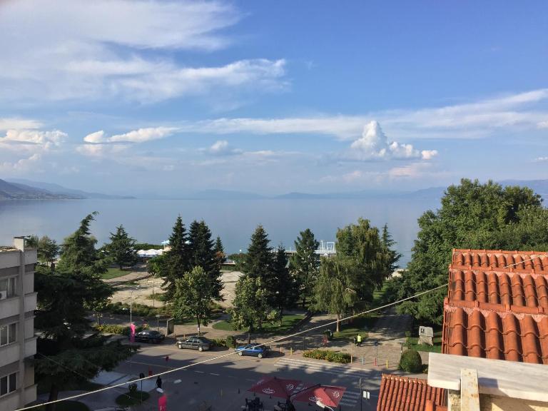 Lake view apartment! 200m2 - Ferienwohnung Pogradec