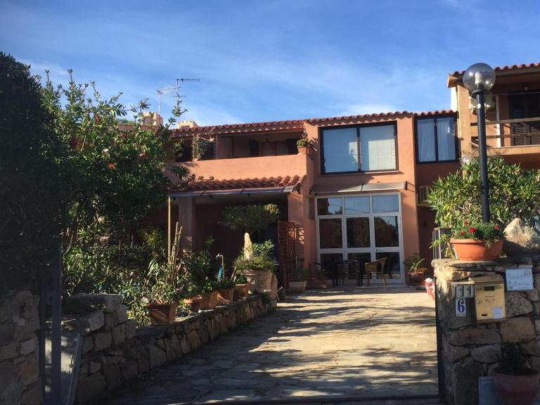 Veranda Sopra di Cala d'Ambra e Ogliastra - B&B San Teodoro