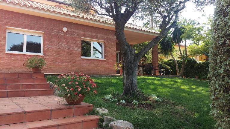 CASA BEGUES Cerca deBarcelona y playas - Bed and Breakfast Begues