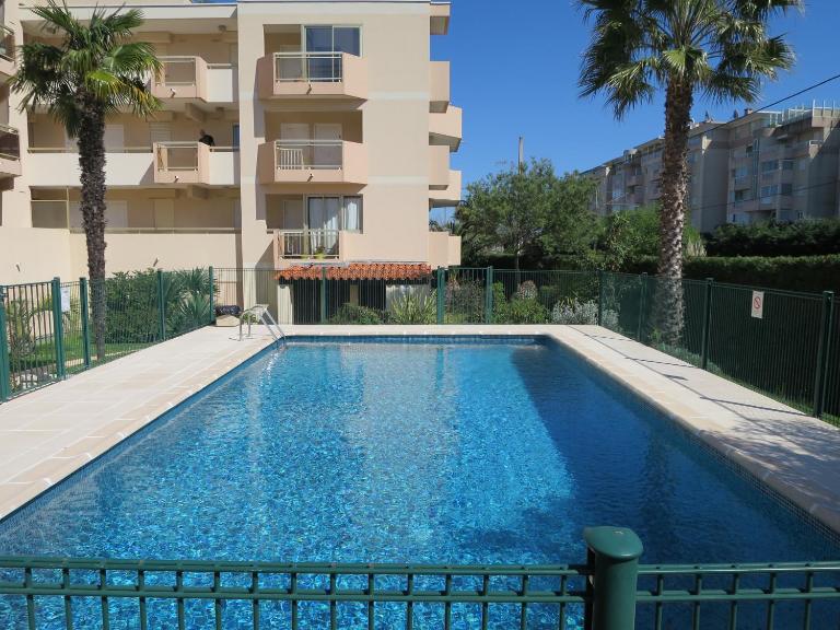 T2 coquet proche plages, port et centre ville - B&B Golfe-Juan