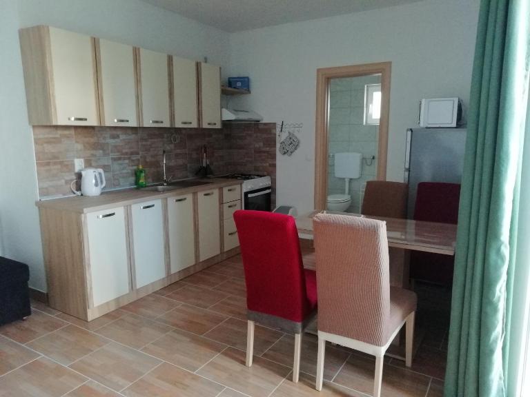 Apartment Eri - B&B Primošten