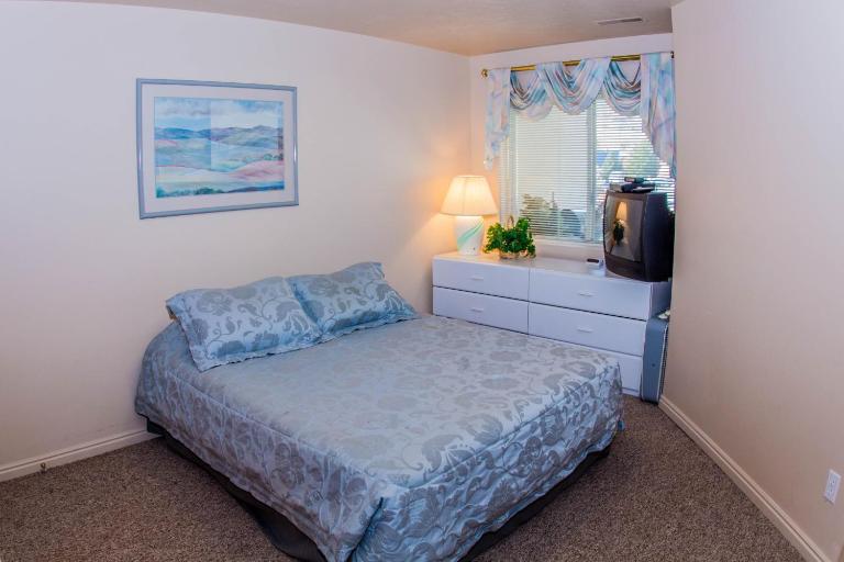 Harbor Village Pool Building Condo 104 - B&B Garden City