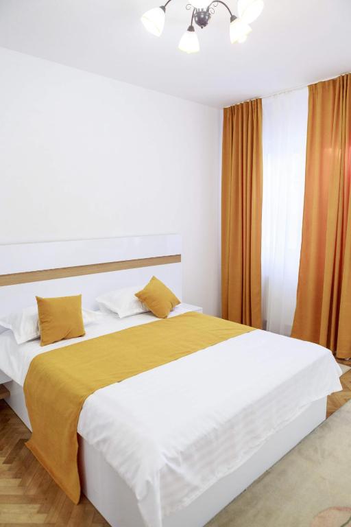 Strada Mureșenilor - Savas Apartament - B&B Braşov
