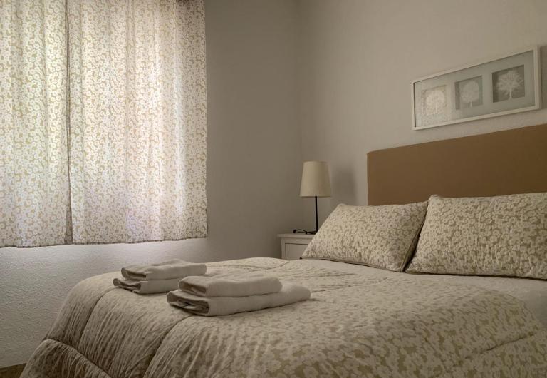 Apartamento Ciudad Jardín con PARKING - Chambres d'hôtes Cordoue