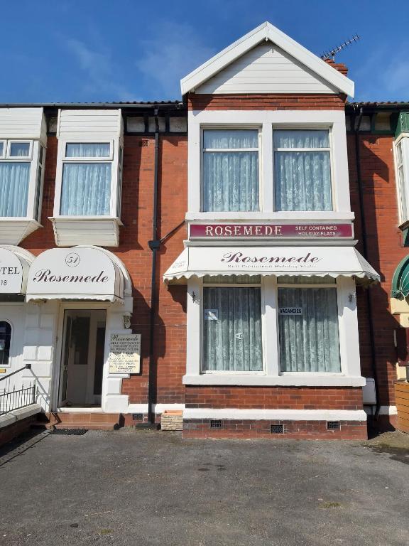 Rosemede Holiday Flats - Bed and Breakfast Blackpool