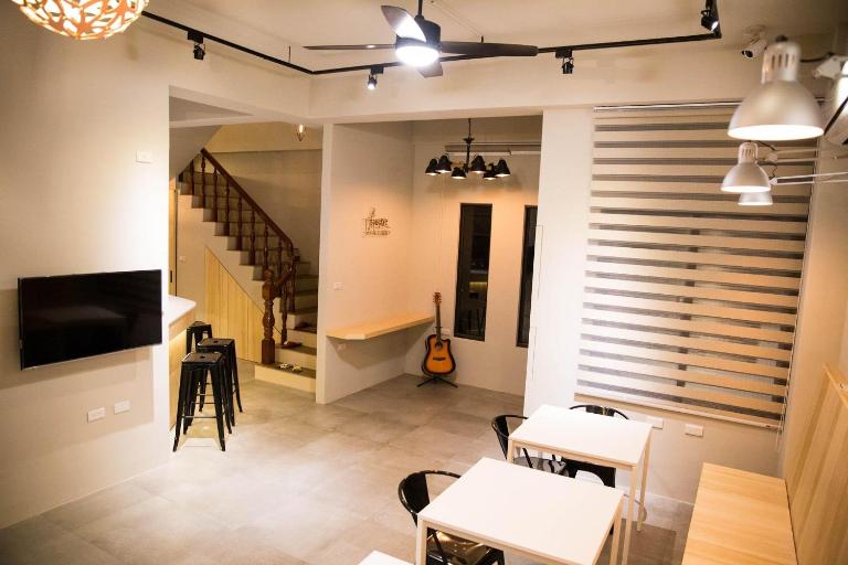 C.C. Sleep - B&B Magong