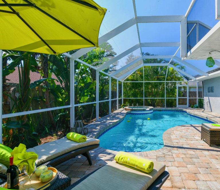 Contemporary Pool Villa I - Pool & Jacuzzi - Nearby Beach - B&B Venice