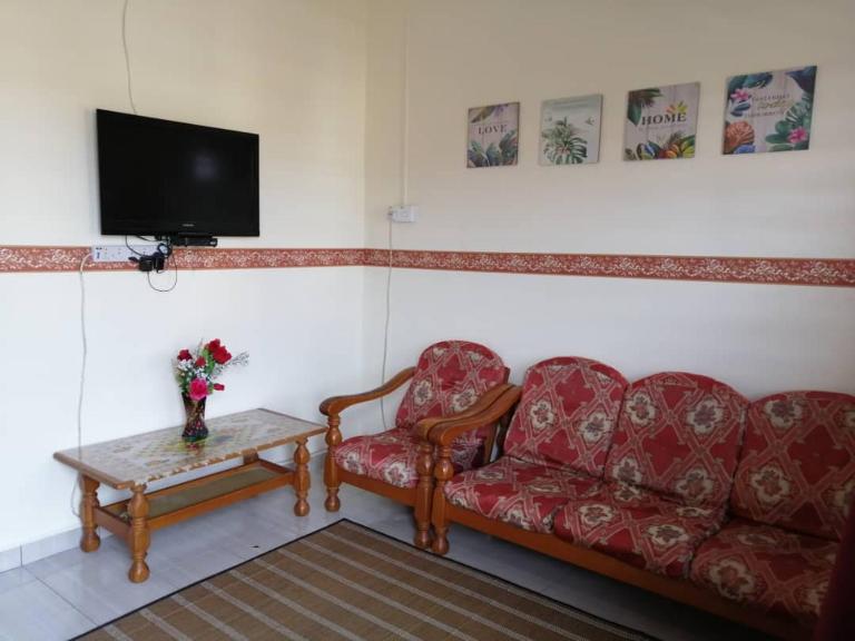 Homestay Ibu - B&B Kampung Alur Akar