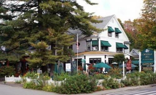 Woodstock Inn, Station and Brewery - B&B North Woodstock