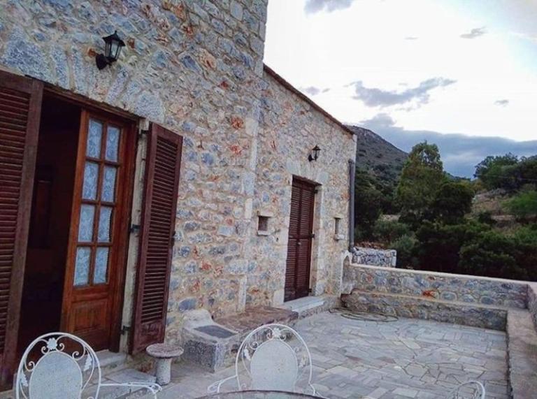 Peace in the wildest landscape of Mani - B&B Lágia