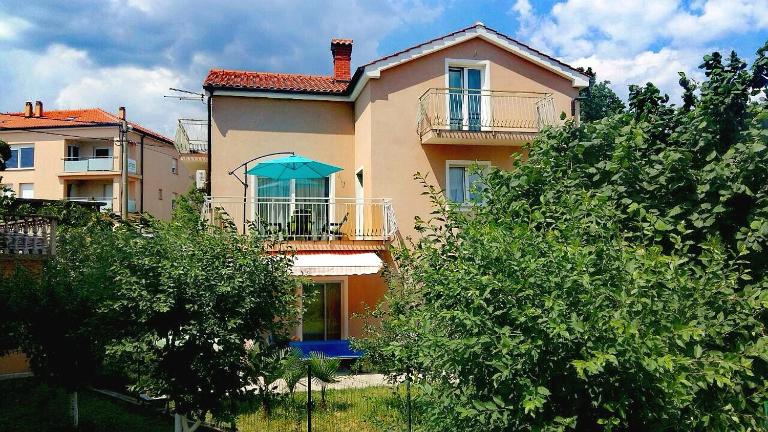 Appartaments Lion - Bed and Breakfast Marinići