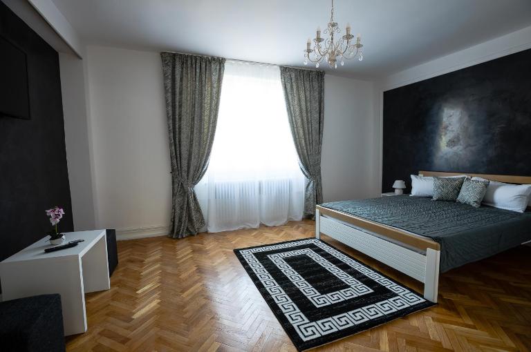 White Spacious Apartment - Ferienwohnung Hermannstadt