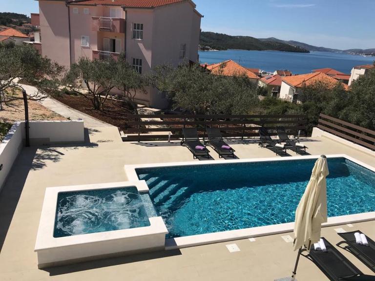 Apartmani Vujić- Villa Dolac - Chambres d'hôtes Trogir