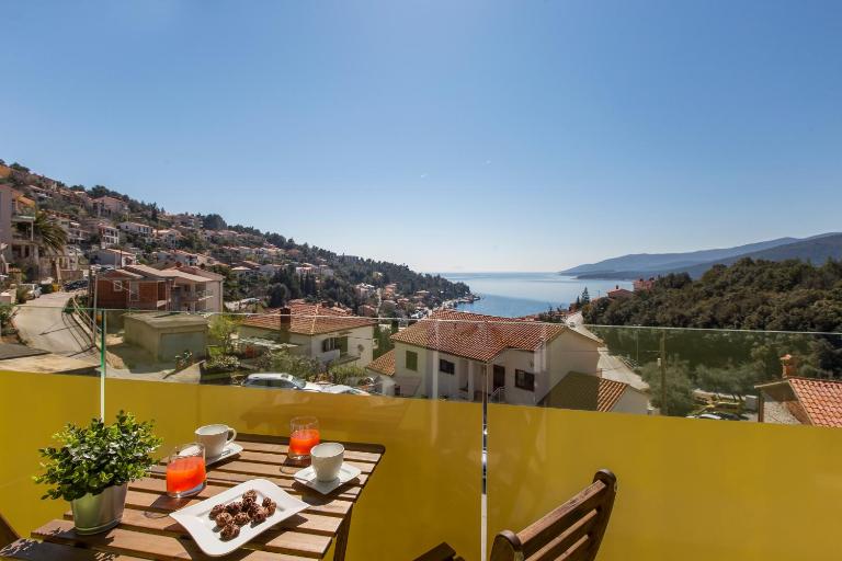 Apartment Dora - B&B Rabac