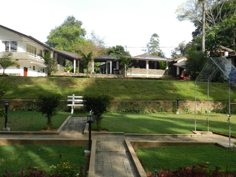 Eeescart Family Resort - B&B Bandarawela