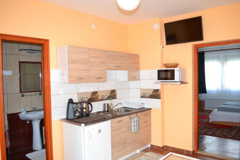 Liliom Apartman - B&B Gyula
