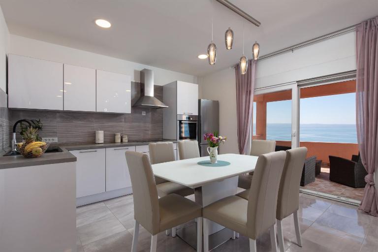 Luxury apartment Nora - B&B Podstrana