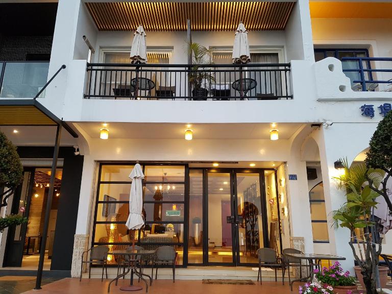 Golden Bay Holiday Inn - B&B Kending